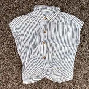 Short sleeve crop blouse